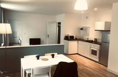 Lons-le-Saunier Apartment | A 5min à Pieds du Centre et de L'établissement Thermal