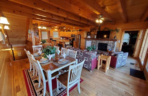 Pigeon Forge Cabin | A+ AMAZING VIEWS&Loc! Families&Groups Pool HotTub Arcades 8 King Bedrooms