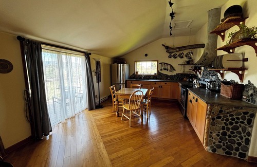 Courtenay House | A Barndominium Retreat on the Edge of Nature