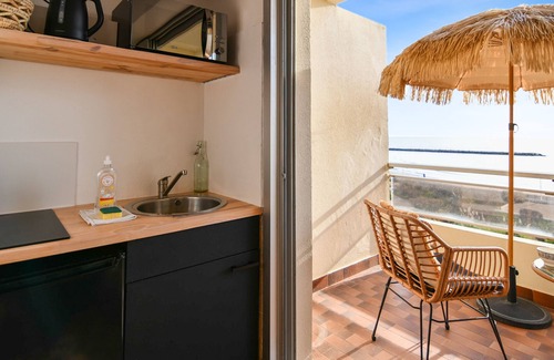 Palavas-les-Flots Apartment | A balcony on the sea