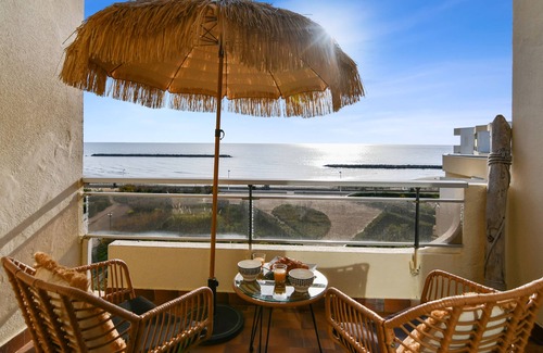 Palavas-les-Flots Apartment | A balcony on the sea