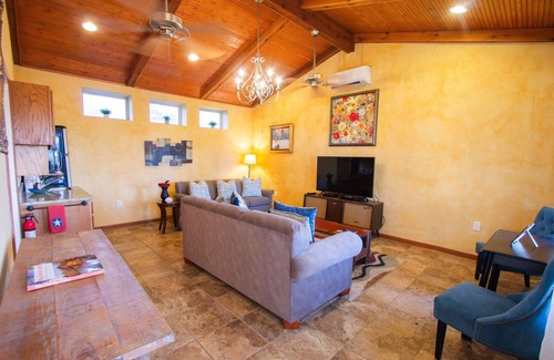 Fredericksburg Bed & Breakfast | A Barn at the Quarry