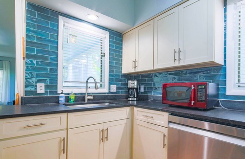 Isle of Palms House | A Beach House the Whole Family Will Love! Steps to the Beach, Dog-Friendly, Bunk Bedroom & Fun!