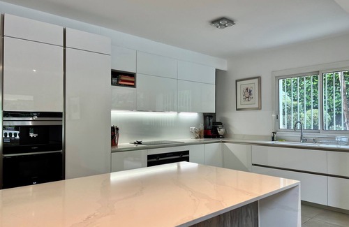 Biot House | A beautiful 5 bedroom modern villa located in Biot between Cannes and Nice.
