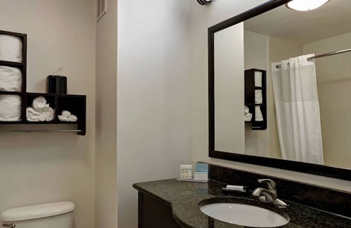 Woodstock House | A Beautiful and Excellent Place to Unwind! W/ Gym