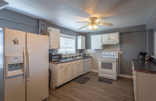 Carrabelle Apartment | A Beautiful Bayou - 1BR/1BA studio on the river