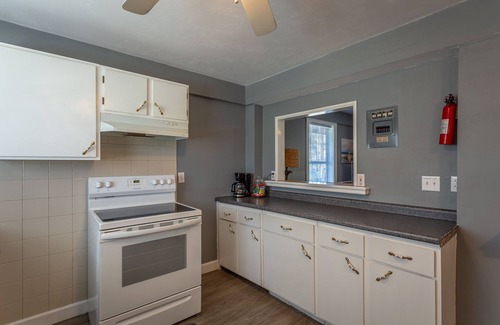 Carrabelle Apartment | A Beautiful Bayou - 1BR/1BA studio on the river