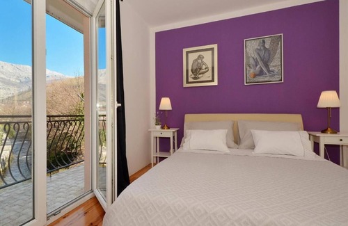 Srinjine House | a beautiful relaxing oasis on the river
