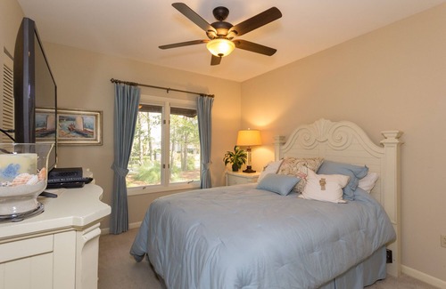 Palmetto Dunes Villa | A Beautiful 2 Bed/2 Bath Shelter Cove Villa Overlooking Lagoon