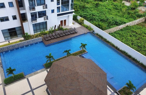 Lapu-Lapu Condo | A Beautiful, Well-decorated Place by the Beach