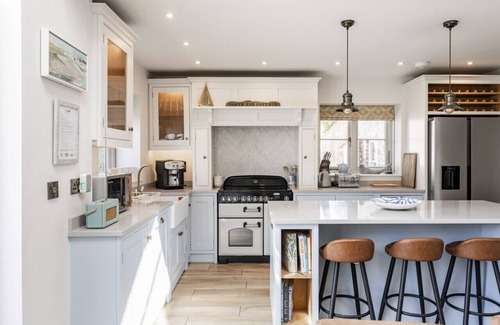 Holt House | A beautifully renovated coastal hideaway