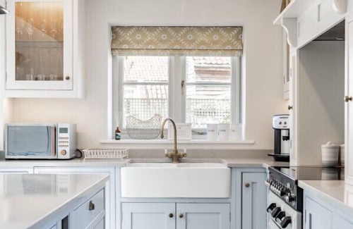 Holt House | A beautifully renovated coastal hideaway