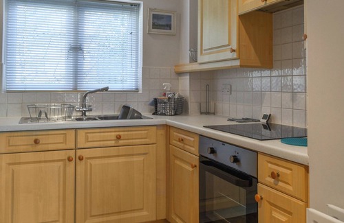 Egloshayle Cottage | A beautifully styled apartment, perched on the banks of the River Camel.