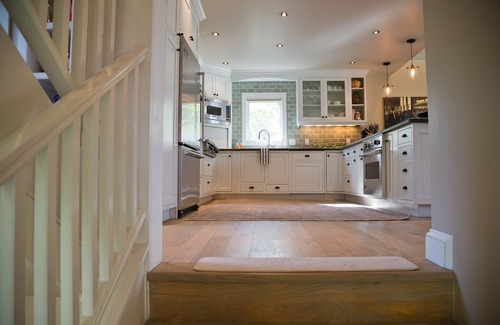 Crested Butte House | A Belle With a View - Luxury Four Bedroom + Loft in Town with Hot Tub