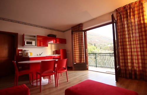 Malcesine House | A big house whit pool lake view and air conditionating in a quiet country