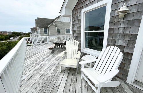 Nags Head House | A Block from the Ocean - Old NH Place with Heated Saltwater Pool.