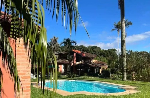 Teresopolis Cottage | 'A BOSSA' by Serra / Caditova