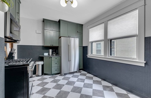 Front Park House | A Buffalo Gem in Elmwood Village. Centered between The Falls and Bills Stadium.