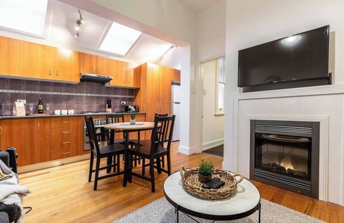 Carlton North House | A Carlton Classic Quaint Inner City Getaway