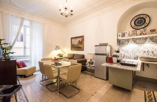 Rione XIV Borgo Apartment | A Casa di Fiamma - Wonderful Elegant Apartment located in the City Center