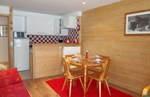 Courchevel Apartment | A charming and montain style appartement , 2 rooms for 6 persons Ski In & Out