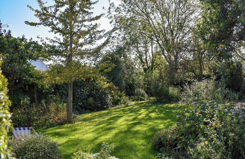 Portesham Cottage | A charming bungalow with an LSWR train attached.