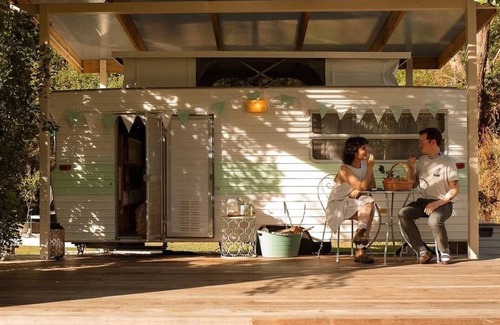 Mylor House | A chic vintage caravan in an idyllic setting.nPure escapism in the Hills.