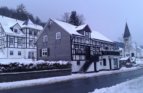 Elpe House | A comfortable, large house with WiFi in Hochsauerland, suitable for 14 persons