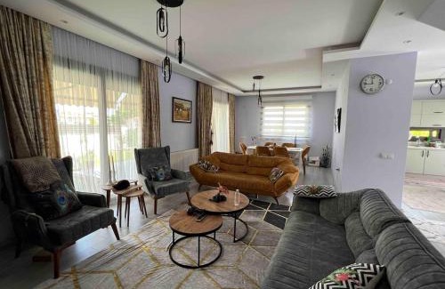 Cesme Villa | A comfortable villa with pool in Cesme VillaAtasoy