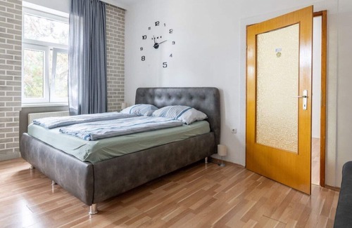Simmering Apartment | A comfortable, well-located Family Apartment 6P KR