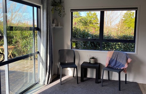 Whangarei Cottage | A cottage in a rural setting yet only minutes to Hospital, Barge Park and town.