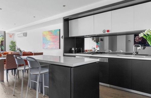 Abbotsford Apartment | A Cozy 2BR Apt with a Large Balcony, FREE Parking