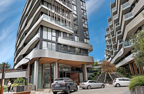 Abbotsford Apartment | A Cozy 2BR Apt with a Large Balcony, FREE Parking