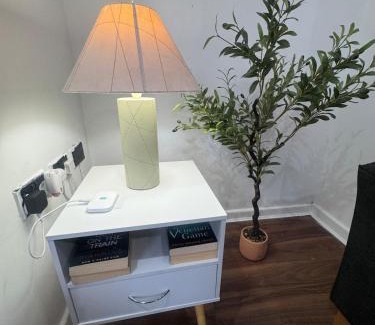 Dudley Apartment | A cozy and spacious apartment