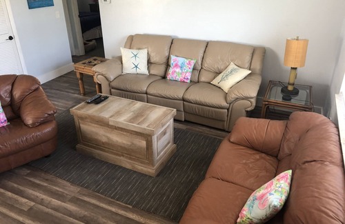 Horton Shores Apartment | A Cozy Beachcomber's Paradise 2/1