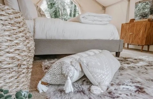 Tsawwassen Cabin | A cozy Retreat 3 mins from the BC Ferries