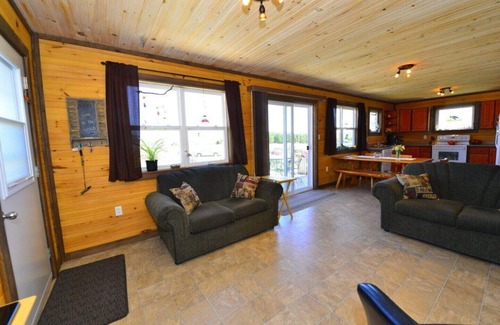 Sea View House | A cozy rustic cottage with a short walk to a fantastic beach in Seaview, PEI