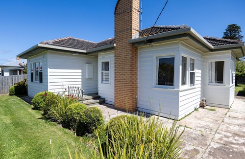 Port Fairy House | A cute and enticing family home