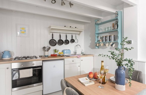 Newlyn Cottage | A delightful character cottage for couples and their dogs in the heart of Newlyn in Cornwall
