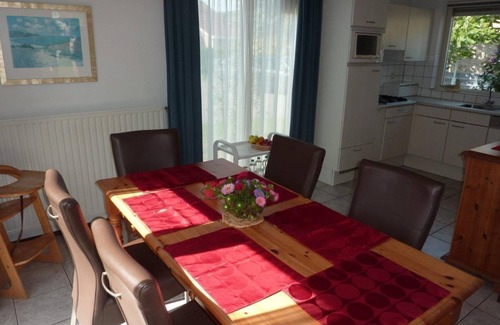 Breskens House | A detached 6-person bungalow with approx. 102m2 of living comfort and a lovely garden.