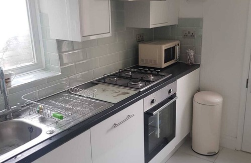 Tower Hamlets House | A ENTIRE PLACE TO STAY IN STEPNEY GREEN