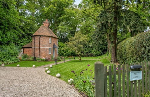 Higham Cottage | A fairy-tale luxurious cottage - The Tea Caddy