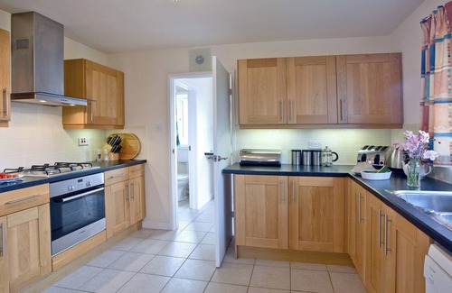 Brixham Cabin | A family friendly retreat with large garden, close to a secluded cove.