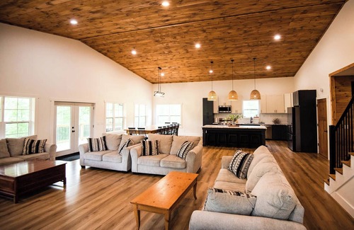 Creola House | A family oasis located in the heart of Hocking Hills.