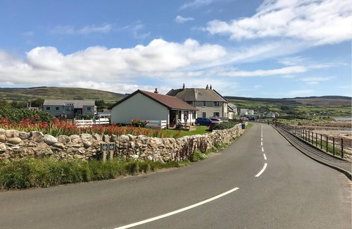 Blackwaterfoot Cottage | A fantastic cottage for the whole family or groups of friends.