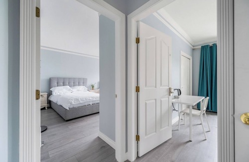 Richmond Bed & Breakfast | A fantastic family room include 2 bedroom and a private bathroom，10min to YVR.