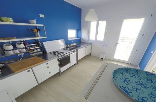 Porto Palo Apartment | A few steps from the beach of Porto Palo, apartment in a villa with sea view