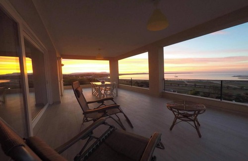 Porto Palo Apartment | A few steps from the beach of Porto Palo, apartment in a villa with sea view