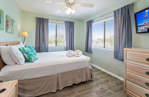 Cape San Blas House | A Flip Flop - Private Pool - Steps to the beach!