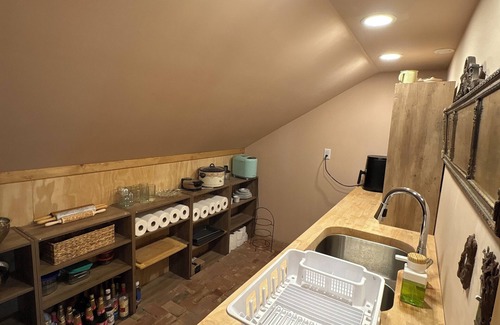 Nauvoo Cottage | A four bedroom hobbit hole style home five minutes from historic Nauvoo Illinois